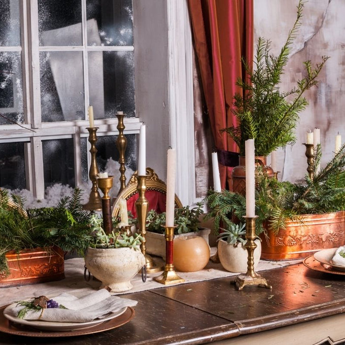How To Decorate A Dining Table
